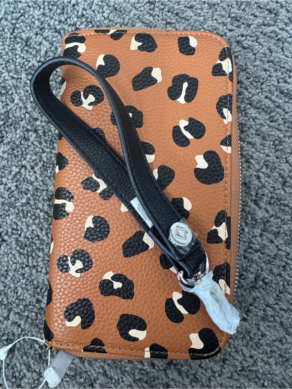 thirty-one all about the Benjamin’s wallet and wristlet strap